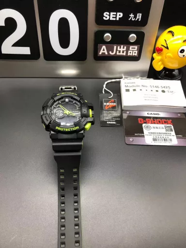 GA-400 hand-raise light Casio G-SHOCK--classic shockproof dial design👍In stock and shipped in seconds, 45-degree automatic hand-raise light function with strong visual impact🙈LCD liquid crystal display💡Stopwatch speed function accurate to 1/1000 second⌛Shockproof📣Anti-magnetic💥200 meters waterproof🏊48 city time📲Countdown⏳Alarm clock⏰Fully automatic calendar and other powerful functions📆