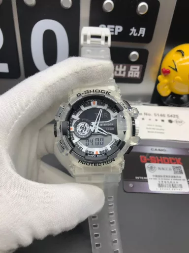 GA-400 hand-raise light Casio G-SHOCK--classic shockproof dial design👍In stock and shipped in seconds, 45-degree automatic hand-raise light function with strong visual impact🙈LCD liquid crystal display💡Stopwatch speed function accurate to 1/1000 second⌛Shockproof📣Anti-magnetic💥200 meters waterproof🏊48 city time📲Countdown⏳Alarm clock⏰Fully automatic calendar and other powerful functions📆