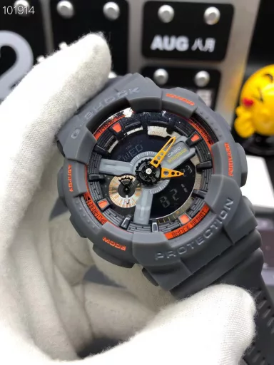 GA-110 Hand-raise Light Casio G-SHOCK--Classic shockproof dial design👍In stock and shipped immediately, 45-degree automatic hand-raise light function with strong visual impact🙈LCD liquid crystal display💡Stopwatch speed function accurate to 1/1000 second⌛Shockproof📣Anti-magnetic💥200 meters waterproof🏊48 city time📲Countdown⏳Alarm clock⏰Fully automatic calendar and other powerful functions