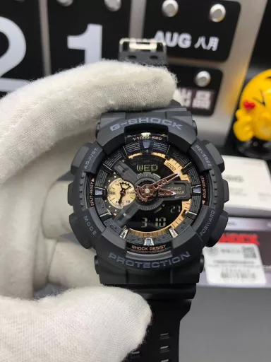 GA-110 Hand-raise Light Casio G-SHOCK--Classic shockproof dial design👍In stock and shipped immediately, 45-degree automatic hand-raise light function with strong visual impact🙈LCD liquid crystal display💡Stopwatch speed function accurate to 1/1000 second⌛Shockproof📣Anti-magnetic💥200 meters waterproof🏊48 city time📲Countdown⏳Alarm clock⏰Fully automatic calendar and other powerful functions