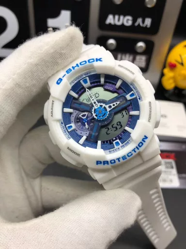 GA-110 Hand-raise Light Casio G-SHOCK--Classic shockproof dial design👍In stock and shipped immediately, 45-degree automatic hand-raise light function with strong visual impact🙈LCD liquid crystal display💡Stopwatch speed function accurate to 1/1000 second⌛Shockproof📣Anti-magnetic💥200 meters waterproof🏊48 city time📲Countdown⏳Alarm clock⏰Fully automatic calendar and other powerful functions