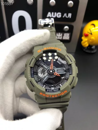 GA-110 Hand-raise Light Casio G-SHOCK--Classic shockproof dial design👍In stock and shipped immediately, 45-degree automatic hand-raise light function with strong visual impact🙈LCD liquid crystal display💡Stopwatch speed function accurate to 1/1000 second⌛Shockproof📣Anti-magnetic💥200 meters waterproof🏊48 city time📲Countdown⏳Alarm clock⏰Fully automatic calendar and other powerful functions📆