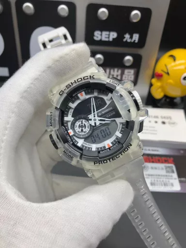 GA-400 hand-raise light Casio G-SHOCK--classic shockproof dial design👍In stock and shipped in seconds, 45-degree automatic hand-raise light function with strong visual impact🙈LCD liquid crystal display💡Stopwatch speed function accurate to 1/1000 second⌛Shockproof📣Anti-magnetic💥200 meters waterproof🏊48 city time📲Countdown⏳Alarm clock⏰Fully automatic calendar and other powerful functions📆