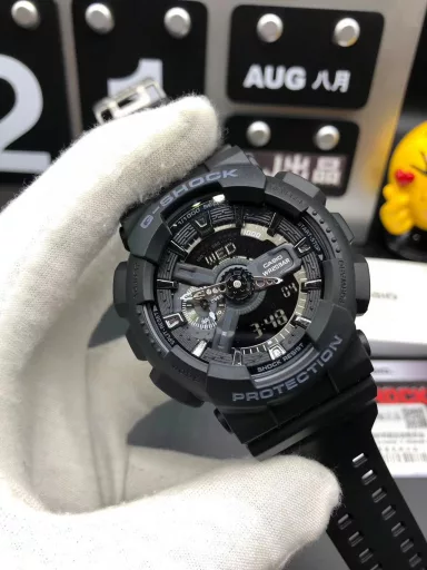 GA-110 Hand-raise Light Casio G-SHOCK--Classic shockproof dial design👍In stock and shipped immediately, 45-degree automatic hand-raise light function with strong visual impact🙈LCD liquid crystal display💡Stopwatch speed function accurate to 1/1000 second⌛Shockproof📣Anti-magnetic💥200 meters waterproof🏊48 city time📲Countdown⏳Alarm clock⏰Fully automatic calendar and other powerful functions