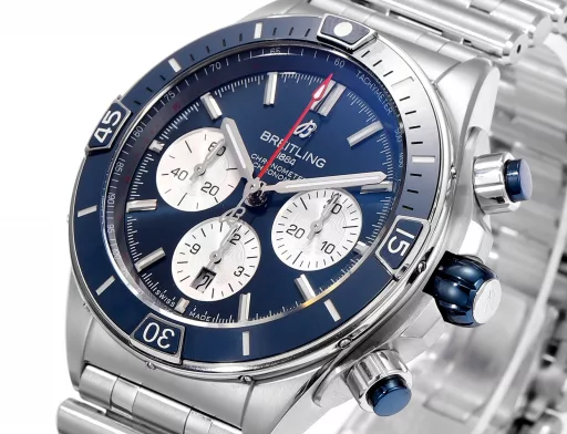 The first BLS new product on the market - Breitling Super Mechanical Chronograph 44mm, exclusive ceramic technology, breaking through the original technical barriers. The design inspiration comes from the Italian Air Force 