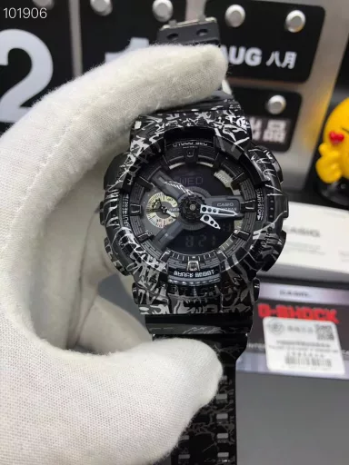 GA-110 Hand-raise Light Casio G-SHOCK--Classic shockproof dial design👍In stock and shipped immediately, 45-degree automatic hand-raise light function with strong visual impact🙈LCD liquid crystal display💡Stopwatch speed function accurate to 1/1000 second⌛Shockproof📣Anti-magnetic💥200 meters waterproof🏊48 city time📲Countdown⏳Alarm clock⏰Fully automatic calendar and other powerful functions