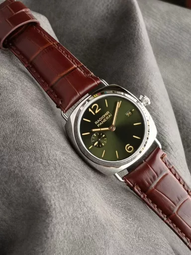 TTF Fresh Seafood Recommendation: Panerai Radell Series PAM01293 watch, stainless steel case with black Italian imported calfskin strap, sapphire crystal glass, blue dial with stick-shaped hour markers, luminous display. Equipped with P.900 automatic mechanical movement, size: 40 mm.