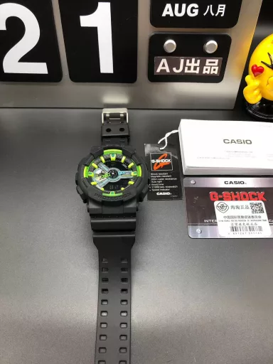 GA-110 Hand-raise Light Casio G-SHOCK--Classic shockproof dial design👍In stock and shipped immediately, 45-degree automatic hand-raise light function with strong visual impact🙈LCD liquid crystal display💡Stopwatch speed function accurate to 1/1000 second⌛Shockproof📣Anti-magnetic💥200 meters waterproof🏊48 city time📲Countdown⏳Alarm clock⏰Fully automatic calendar and other powerful functions