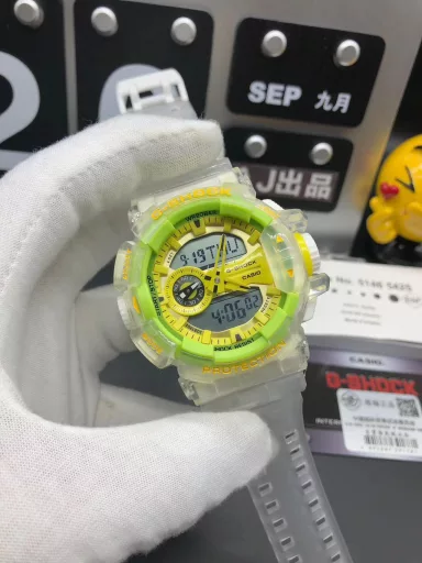 GA-400 hand-raise light Casio G-SHOCK--classic shockproof dial design👍In stock and shipped in seconds, 45-degree automatic hand-raise light function with strong visual impact🙈LCD liquid crystal display💡Stopwatch speed function accurate to 1/1000 second⌛Shockproof📣Anti-magnetic💥200 meters waterproof🏊48 city time📲Countdown⏳Alarm clock⏰Fully automatic calendar and other powerful functions📆