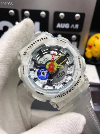 GA-110 Hand-raise Light Casio G-SHOCK--Classic shockproof dial design👍In stock and shipped immediately, 45-degree automatic hand-raise light function with strong visual impact🙈LCD liquid crystal display💡Stopwatch speed function accurate to 1/1000 second⌛Shockproof📣Anti-magnetic💥200 meters waterproof🏊48 city time📲Countdown⏳Alarm clock⏰Fully automatic calendar and other powerful functions