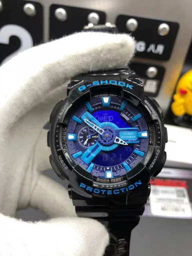 GA-110 Hand-raise Light Casio G-SHOCK--Classic shockproof dial design👍In stock and shipped immediately, 45-degree automatic hand-raise light function with strong visual impact🙈LCD liquid crystal display💡Stopwatch speed function accurate to 1/1000 second⌛Shockproof📣Anti-magnetic💥200 meters waterproof🏊48 city time📲Countdown⏳Alarm clock⏰Fully automatic calendar and other powerful functions