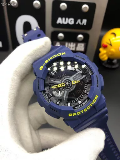 GA-110 Hand-raise Light Casio G-SHOCK--Classic shockproof dial design👍In stock and shipped immediately, 45-degree automatic hand-raise light function with strong visual impact🙈LCD liquid crystal display💡Stopwatch speed function accurate to 1/1000 second⌛Shockproof📣Anti-magnetic💥200 meters waterproof🏊48 city time📲Countdown⏳Alarm clock⏰Fully automatic calendar and other powerful functions📆