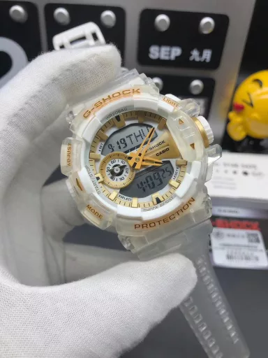 GA-400 hand-raise light Casio G-SHOCK--classic shockproof dial design👍In stock and shipped in seconds, 45-degree automatic hand-raise light function with strong visual impact🙈LCD liquid crystal display💡Stopwatch speed function accurate to 1/1000 second⌛Shockproof📣Anti-magnetic💥200 meters waterproof🏊48 city time📲Countdown⏳Alarm clock⏰Fully automatic calendar and other powerful functions📆