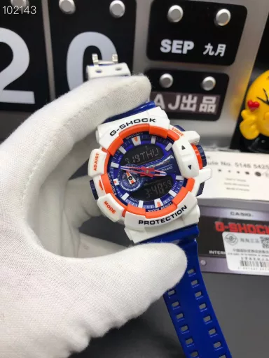 GA-400 hand-raise light Casio G-SHOCK--classic shockproof dial design👍In stock and shipped in seconds, 45-degree automatic hand-raise light function with strong visual impact🙈LCD liquid crystal display💡Stopwatch speed function accurate to 1/1000 second⌛Shockproof📣Anti-magnetic💥200 meters waterproof🏊48 city time📲Countdown⏳Alarm clock⏰Fully automatic calendar and other powerful functions📆