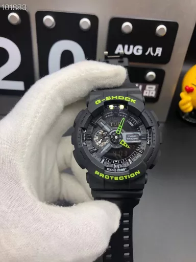 GA-110 Hand-raise Light Casio G-SHOCK--Classic shockproof dial design👍In stock and shipped immediately, 45-degree automatic hand-raise light function with strong visual impact🙈LCD liquid crystal display💡Stopwatch speed function accurate to 1/1000 second⌛Shockproof📣Anti-magnetic💥200 meters waterproof🏊48 city time📲Countdown⏳Alarm clock⏰Fully automatic calendar and other powerful functions📆