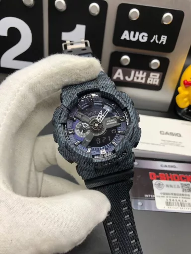 GA-110 Hand-raise Light Casio G-SHOCK--Classic shockproof dial design👍In stock and shipped immediately, 45-degree automatic hand-raise light function with strong visual impact🙈LCD liquid crystal display💡Stopwatch speed function accurate to 1/1000 second⌛Shockproof📣Anti-magnetic💥200 meters waterproof🏊48 city time📲Countdown⏳Alarm clock⏰Fully automatic calendar and other powerful functions