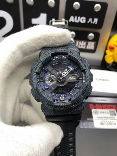 GA-110 Hand-raise Light Casio G-SHOCK--Classic shockproof dial design👍In stock and shipped immediately, 45-degree automatic hand-raise light function with strong visual impact🙈LCD liquid crystal display💡Stopwatch speed function accurate to 1/1000 second⌛Shockproof📣Anti-magnetic💥200 meters waterproof🏊48 city time📲Countdown⏳Alarm clock⏰Fully automatic calendar and other powerful functions