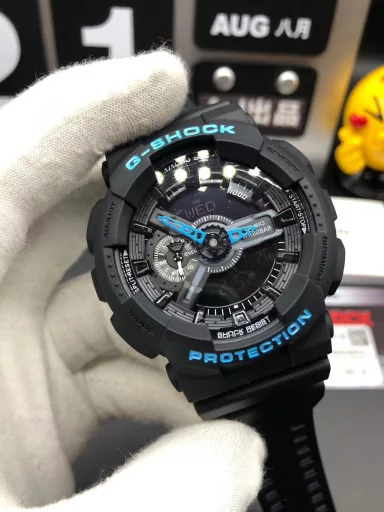 GA-110 Hand-raise Light Casio G-SHOCK--Classic shockproof dial design👍In stock and shipped immediately, 45-degree automatic hand-raise light function with strong visual impact🙈LCD liquid crystal display💡Stopwatch speed function accurate to 1/1000 second⌛Shockproof📣Anti-magnetic💥200 meters waterproof🏊48 city time📲Countdown⏳Alarm clock⏰Fully automatic calendar and other powerful functions