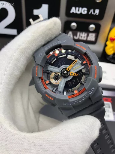 GA-110 Hand-raise Light Casio G-SHOCK--Classic shockproof dial design👍In stock and shipped immediately, 45-degree automatic hand-raise light function with strong visual impact🙈LCD liquid crystal display💡Stopwatch speed function accurate to 1/1000 second⌛Shockproof📣Anti-magnetic💥200 meters waterproof🏊48 city time📲Countdown⏳Alarm clock⏰Fully automatic calendar and other powerful functions