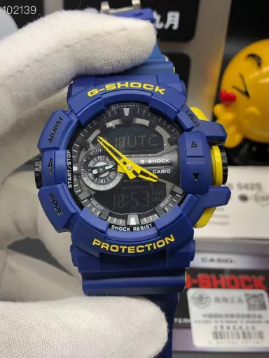 GA-400 hand-raise light Casio G-SHOCK--classic shockproof dial design👍In stock and shipped in seconds, 45-degree automatic hand-raise light function with strong visual impact🙈LCD liquid crystal display💡Stopwatch speed function accurate to 1/1000 second⌛Shockproof📣Anti-magnetic💥200 meters waterproof🏊48 city time📲Countdown⏳Alarm clock⏰Fully automatic calendar and other powerful functions📆