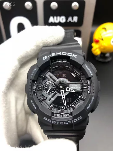 GA-110 Hand-raise Light Casio G-SHOCK--Classic shockproof dial design👍In stock and shipped immediately, 45-degree automatic hand-raise light function with strong visual impact🙈LCD liquid crystal display💡Stopwatch speed function accurate to 1/1000 second⌛Shockproof📣Anti-magnetic💥200 meters waterproof🏊48 city time📲Countdown⏳Alarm clock⏰Fully automatic calendar and other powerful functions📆