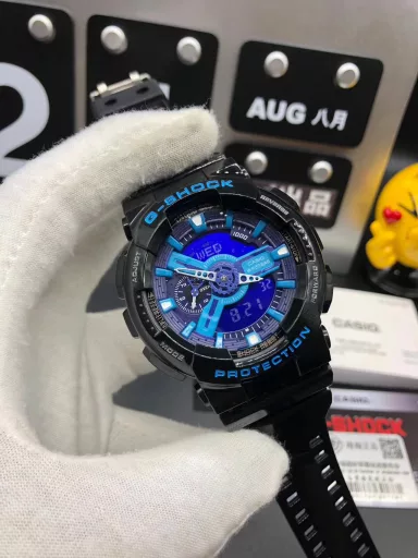 GA-110 Hand-raise Light Casio G-SHOCK--Classic shockproof dial design👍In stock and shipped immediately, 45-degree automatic hand-raise light function with strong visual impact🙈LCD liquid crystal display💡Stopwatch speed function accurate to 1/1000 second⌛Shockproof📣Anti-magnetic💥200 meters waterproof🏊48 city time📲Countdown⏳Alarm clock⏰Fully automatic calendar and other powerful functions