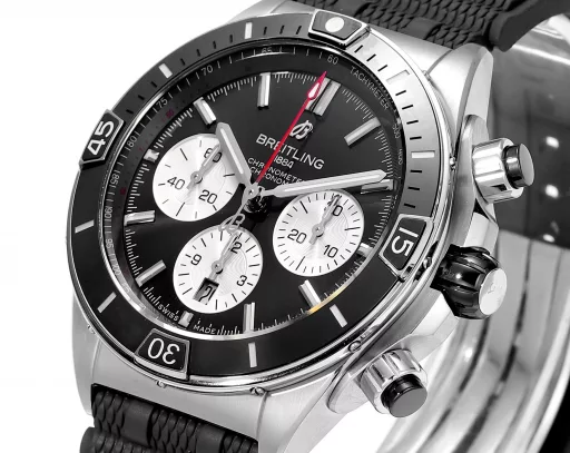 The first BLS new product on the market - Breitling Super Mechanical Chronograph 44mm, exclusive ceramic technology, breaking through the original technical barriers. The design inspiration comes from the Italian Air Force 