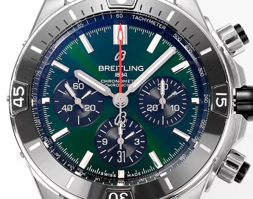 The first BLS new product on the market - Breitling Super Mechanical Chronograph 44mm, exclusive ceramic technology, breaking through the original technical barriers. The design inspiration comes from the Italian Air Force 