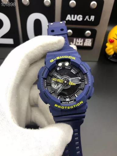 GA-110 Hand-raise Light Casio G-SHOCK--Classic shockproof dial design👍In stock and shipped immediately, 45-degree automatic hand-raise light function with strong visual impact🙈LCD liquid crystal display💡Stopwatch speed function accurate to 1/1000 second⌛Shockproof📣Anti-magnetic💥200 meters waterproof🏊48 city time📲Countdown⏳Alarm clock⏰Fully automatic calendar and other powerful functions📆