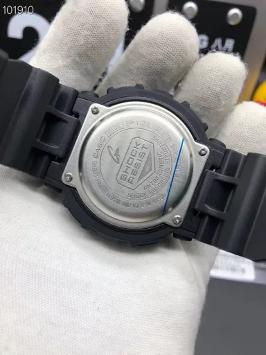 GA-110 Hand-raise Light Casio G-SHOCK--Classic shockproof dial design👍In stock and shipped immediately, 45-degree automatic hand-raise light function with strong visual impact🙈LCD liquid crystal display💡Stopwatch speed function accurate to 1/1000 second⌛Shockproof📣Anti-magnetic💥200 meters waterproof🏊48 city time📲Countdown⏳Alarm clock⏰Fully automatic calendar and other powerful functions