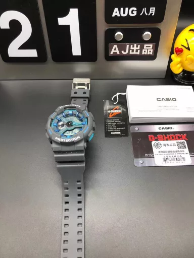 GA-110 Hand-raise Light Casio G-SHOCK--Classic shockproof dial design👍In stock and shipped immediately, 45-degree automatic hand-raise light function with strong visual impact🙈LCD liquid crystal display💡Stopwatch speed function accurate to 1/1000 second⌛Shockproof📣Anti-magnetic💥200 meters waterproof🏊48 city time📲Countdown⏳Alarm clock⏰Fully automatic calendar and other powerful functions