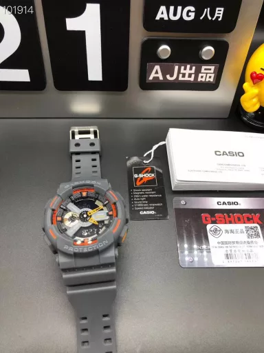 GA-110 Hand-raise Light Casio G-SHOCK--Classic shockproof dial design👍In stock and shipped immediately, 45-degree automatic hand-raise light function with strong visual impact🙈LCD liquid crystal display💡Stopwatch speed function accurate to 1/1000 second⌛Shockproof📣Anti-magnetic💥200 meters waterproof🏊48 city time📲Countdown⏳Alarm clock⏰Fully automatic calendar and other powerful functions