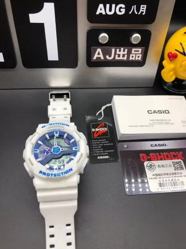 GA-110 Hand-raise Light Casio G-SHOCK--Classic shockproof dial design👍In stock and shipped immediately, 45-degree automatic hand-raise light function with strong visual impact🙈LCD liquid crystal display💡Stopwatch speed function accurate to 1/1000 second⌛Shockproof📣Anti-magnetic💥200 meters waterproof🏊48 city time📲Countdown⏳Alarm clock⏰Fully automatic calendar and other powerful functions