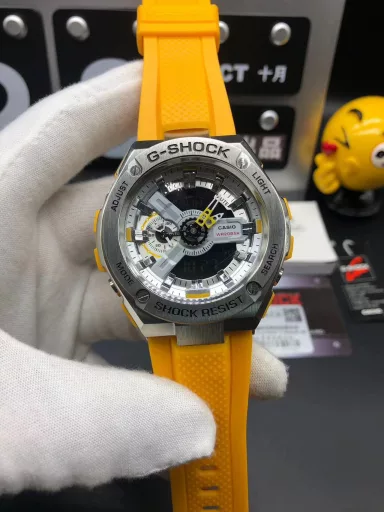 GST-400G hand-raise light Casio G-SHOCK--classic shockproof dial design👍In stock and shipped in seconds, 45-degree automatic hand-raise light function with strong visual impact🙈LCD liquid crystal display💡Stopwatch speed function accurate to 1/1000 second⌛Shockproof📣Anti-magnetic💥200 meters waterproof🏊48 city time📲Countdown⏳Alarm clock⏰Fully automatic calendar and other powerful functions📆