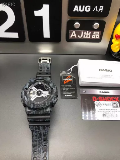 GA-110 Hand-raise Light Casio G-SHOCK--Classic shockproof dial design👍In stock and shipped immediately, 45-degree automatic hand-raise light function with strong visual impact🙈LCD liquid crystal display💡Stopwatch speed function accurate to 1/1000 second⌛Shockproof📣Anti-magnetic💥200 meters waterproof🏊48 city time📲Countdown⏳Alarm clock⏰Fully automatic calendar and other powerful functions