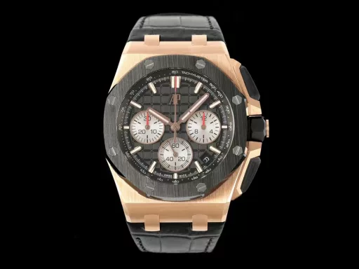 APP Audemars Piguet Royal Oak Offshore 26420 New Upgraded VersionThe new molded 43 mm case (market version 44 mm, which is the case of the old 26400) adopts a new design, a more ergonomic case, and more refined case details. It has larger polished chamfers. The 43 mm wide case has been carefully modified to accommodate the new movement with a slightly larger diameter. The case contains a set of newly designed chronograph buttons.The dial has been upgraded, the dial texture is CNC slow-washed (non-hydraulic), the finished product has clear texture, and the iconic square is now connected to each other by a cross.The calendar has been upgraded. After the movement has been modified, the original large calendar has been realized. The date window has been pushed to the edge of the dial, and the hands have also been slightly modified.The new interchangeable strap function, equipped with a quick release system, can easily change the wearing style. The rubber strap color is black, and leather straps are also available.In addition to the titanium version, the Royal Oak Offshore Chronograph 43 mm features a black ceramic bezel, creating a sharp contrast in material and color. The crown and pushers are also made of ceramic.