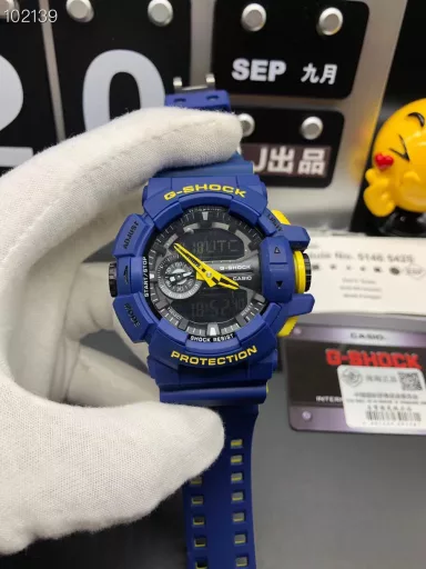 GA-400 hand-raise light Casio G-SHOCK--classic shockproof dial design👍In stock and shipped in seconds, 45-degree automatic hand-raise light function with strong visual impact🙈LCD liquid crystal display💡Stopwatch speed function accurate to 1/1000 second⌛Shockproof📣Anti-magnetic💥200 meters waterproof🏊48 city time📲Countdown⏳Alarm clock⏰Fully automatic calendar and other powerful functions📆