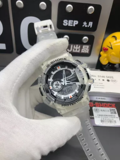 GA-400 hand-raise light Casio G-SHOCK--classic shockproof dial design👍In stock and shipped in seconds, 45-degree automatic hand-raise light function with strong visual impact🙈LCD liquid crystal display💡Stopwatch speed function accurate to 1/1000 second⌛Shockproof📣Anti-magnetic💥200 meters waterproof🏊48 city time📲Countdown⏳Alarm clock⏰Fully automatic calendar and other powerful functions📆