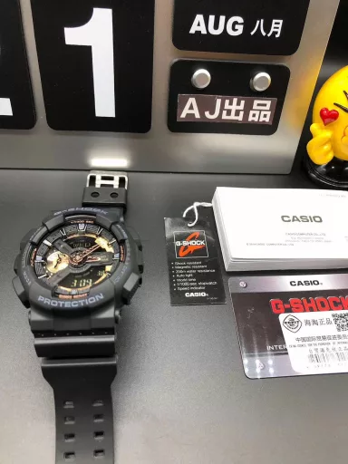 GA-110 Hand-raise Light Casio G-SHOCK--Classic shockproof dial design👍In stock and shipped immediately, 45-degree automatic hand-raise light function with strong visual impact🙈LCD liquid crystal display💡Stopwatch speed function accurate to 1/1000 second⌛Shockproof📣Anti-magnetic💥200 meters waterproof🏊48 city time📲Countdown⏳Alarm clock⏰Fully automatic calendar and other powerful functions