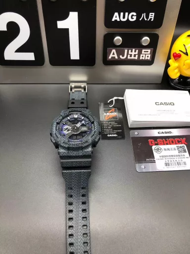 GA-110 Hand-raise Light Casio G-SHOCK--Classic shockproof dial design👍In stock and shipped immediately, 45-degree automatic hand-raise light function with strong visual impact🙈LCD liquid crystal display💡Stopwatch speed function accurate to 1/1000 second⌛Shockproof📣Anti-magnetic💥200 meters waterproof🏊48 city time📲Countdown⏳Alarm clock⏰Fully automatic calendar and other powerful functions