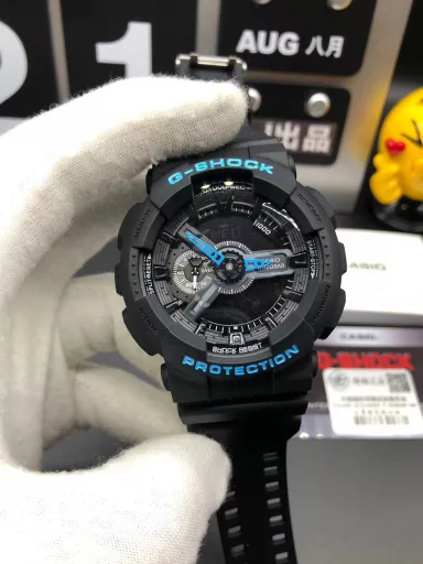 GA-110 Hand-raise Light Casio G-SHOCK--Classic shockproof dial design👍In stock and shipped immediately, 45-degree automatic hand-raise light function with strong visual impact🙈LCD liquid crystal display💡Stopwatch speed function accurate to 1/1000 second⌛Shockproof📣Anti-magnetic💥200 meters waterproof🏊48 city time📲Countdown⏳Alarm clock⏰Fully automatic calendar and other powerful functions