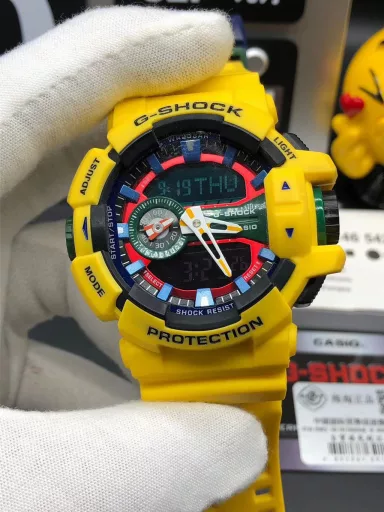 GA-400 hand-raise light Casio G-SHOCK--classic shockproof dial design👍In stock and shipped in seconds, 45-degree automatic hand-raise light function with strong visual impact🙈LCD liquid crystal display💡Stopwatch speed function accurate to 1/1000 second⌛Shockproof📣Anti-magnetic💥200 meters waterproof🏊48 city time📲Countdown⏳Alarm clock⏰Fully automatic calendar and other powerful functions📆