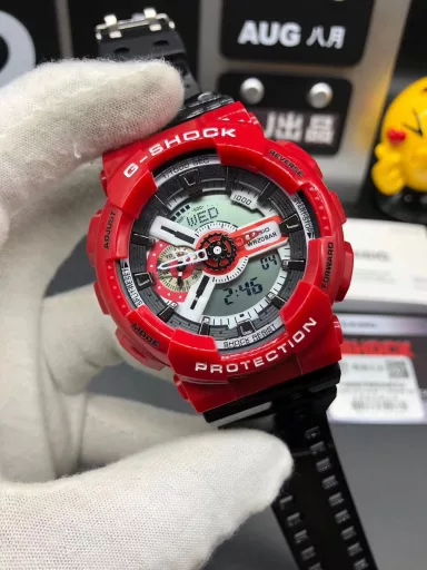 GA-110 Hand-raise Light Casio G-SHOCK--Classic shockproof dial design👍In stock and shipped immediately, 45-degree automatic hand-raise light function with strong visual impact🙈LCD liquid crystal display💡Stopwatch speed function accurate to 1/1000 second⌛Shockproof📣Anti-magnetic💥200 meters waterproof🏊48 city time📲Countdown⏳Alarm clock⏰Fully automatic calendar and other powerful functions