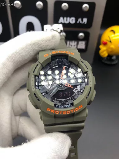 GA-110 Hand-raise Light Casio G-SHOCK--Classic shockproof dial design👍In stock and shipped immediately, 45-degree automatic hand-raise light function with strong visual impact🙈LCD liquid crystal display💡Stopwatch speed function accurate to 1/1000 second⌛Shockproof📣Anti-magnetic💥200 meters waterproof🏊48 city time📲Countdown⏳Alarm clock⏰Fully automatic calendar and other powerful functions📆