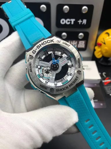 GST-400G hand-raise light Casio G-SHOCK--classic shockproof dial design👍In stock and shipped in seconds, 45-degree automatic hand-raise light function with strong visual impact🙈LCD liquid crystal display💡Stopwatch speed function accurate to 1/1000 second⌛Shockproof📣Anti-magnetic💥200 meters waterproof🏊48 city time📲Countdown⏳Alarm clock⏰Fully automatic calendar and other powerful functions📆