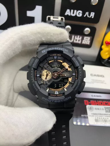 GA-110 Hand-raise Light Casio G-SHOCK--Classic shockproof dial design👍In stock and shipped immediately, 45-degree automatic hand-raise light function with strong visual impact🙈LCD liquid crystal display💡Stopwatch speed function accurate to 1/1000 second⌛Shockproof📣Anti-magnetic💥200 meters waterproof🏊48 city time📲Countdown⏳Alarm clock⏰Fully automatic calendar and other powerful functions