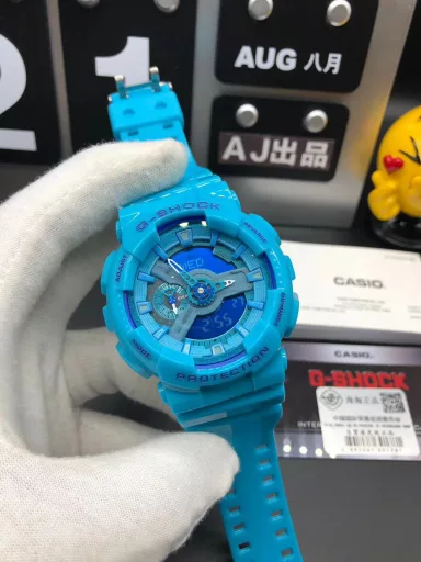 GA-110 Hand-raise Light Casio G-SHOCK--Classic shockproof dial design👍In stock and shipped immediately, 45-degree automatic hand-raise light function with strong visual impact🙈LCD liquid crystal display💡Stopwatch speed function accurate to 1/1000 second⌛Shockproof📣Anti-magnetic💥200 meters waterproof🏊48 city time📲Countdown⏳Alarm clock⏰Fully automatic calendar and other powerful functions