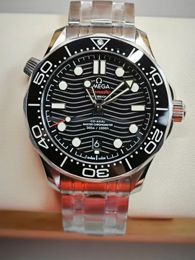 VS Omega Seamaster 300 Black