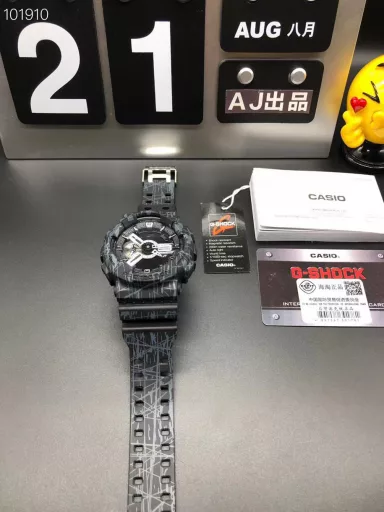 GA-110 Hand-raise Light Casio G-SHOCK--Classic shockproof dial design👍In stock and shipped immediately, 45-degree automatic hand-raise light function with strong visual impact🙈LCD liquid crystal display💡Stopwatch speed function accurate to 1/1000 second⌛Shockproof📣Anti-magnetic💥200 meters waterproof🏊48 city time📲Countdown⏳Alarm clock⏰Fully automatic calendar and other powerful functions