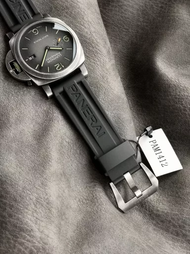 VS Limited Edition Recommendation: Panerai Lumino Series PAM01412 watch, DIW custom made, old case with black natural rubber strap, sapphire crystal glass. Gray and black gradient dial with luminous dots and hour markers. Date display at 3 o'clock and small seconds at 9 o'clock. Equipped with Cal.P.9010 automatic mechanical movement, size: 44 mm.